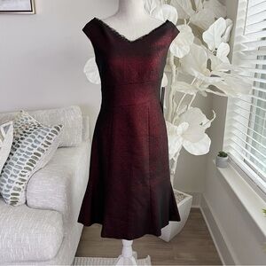 Kay Unger Metallic Burgundy Short Sleeve Lace Trim Midi Dress